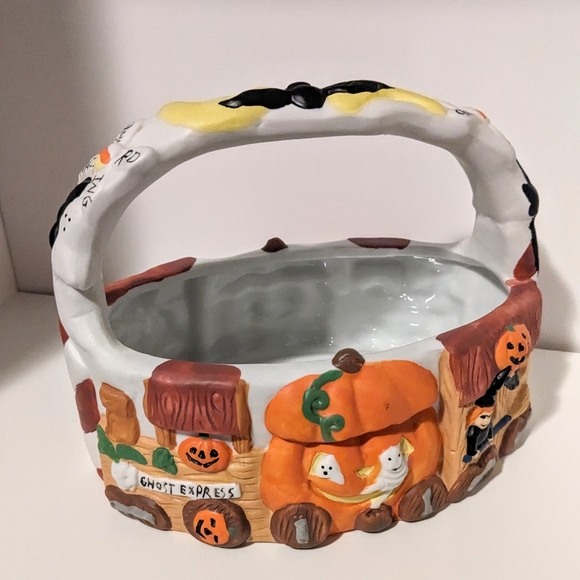 Vintage Halloween ceramic basket - Picture 6 of 6